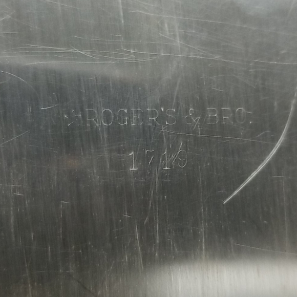 Lot of 2 WM Roger's Silverplate Oval Platters 12" x 7 " - Picture 5 of 12